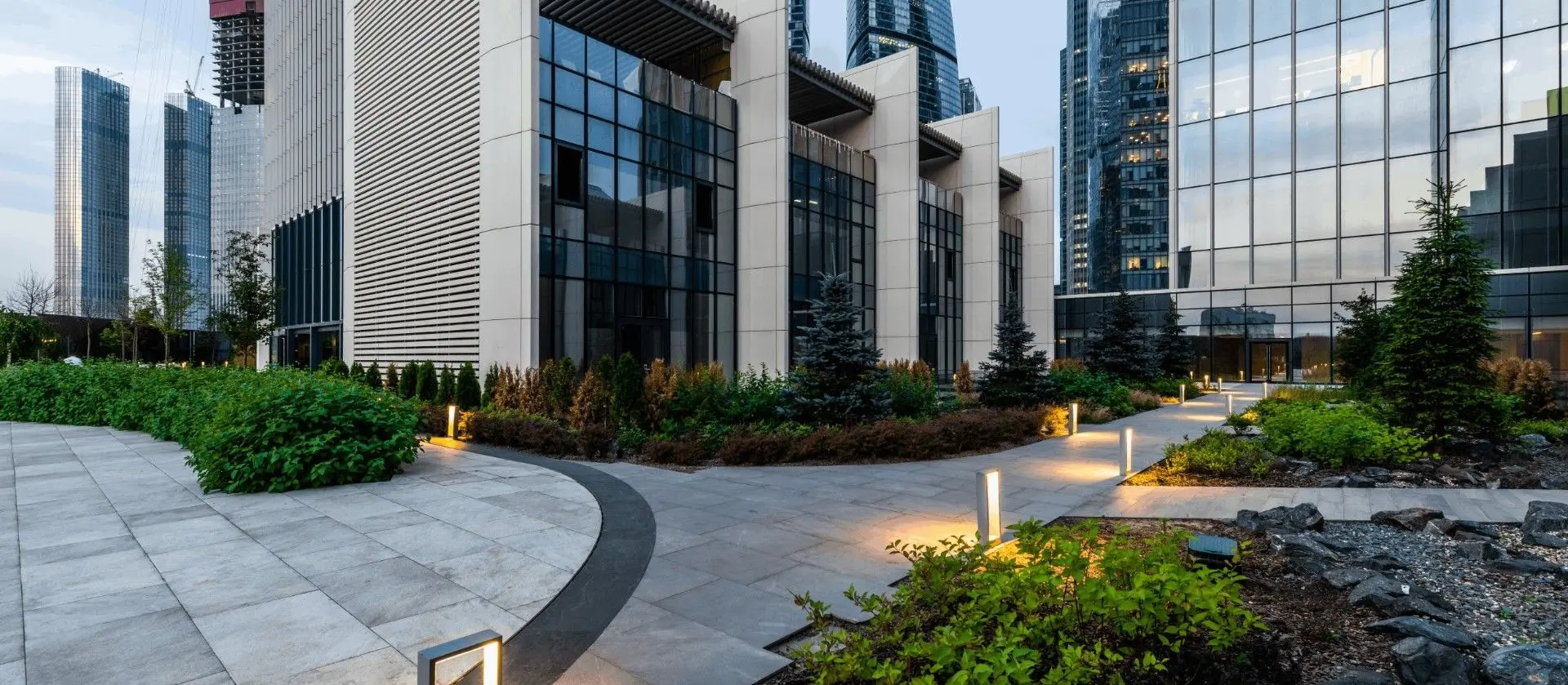 NEVA TOWERS (Нева Тауэрс)