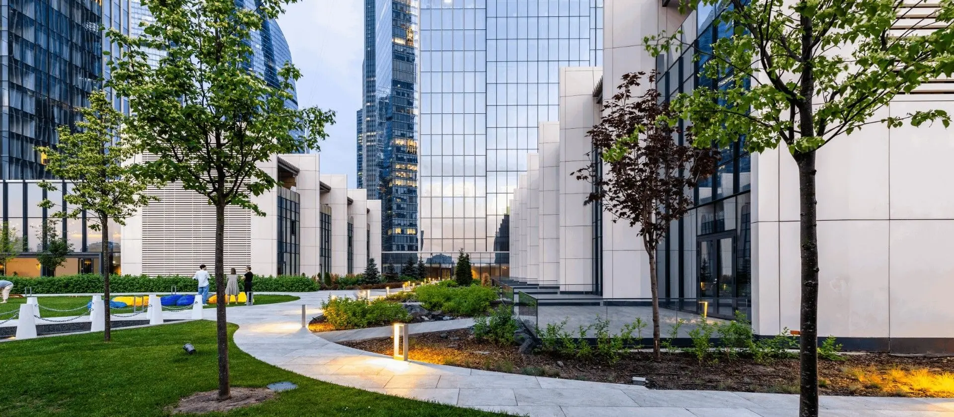 NEVA TOWERS (Нева Тауэрс)