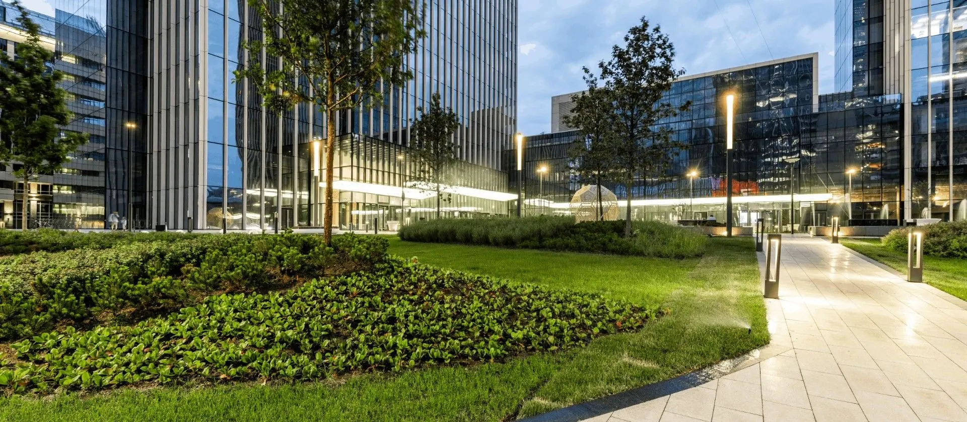 NEVA TOWERS (Нева Тауэрс)